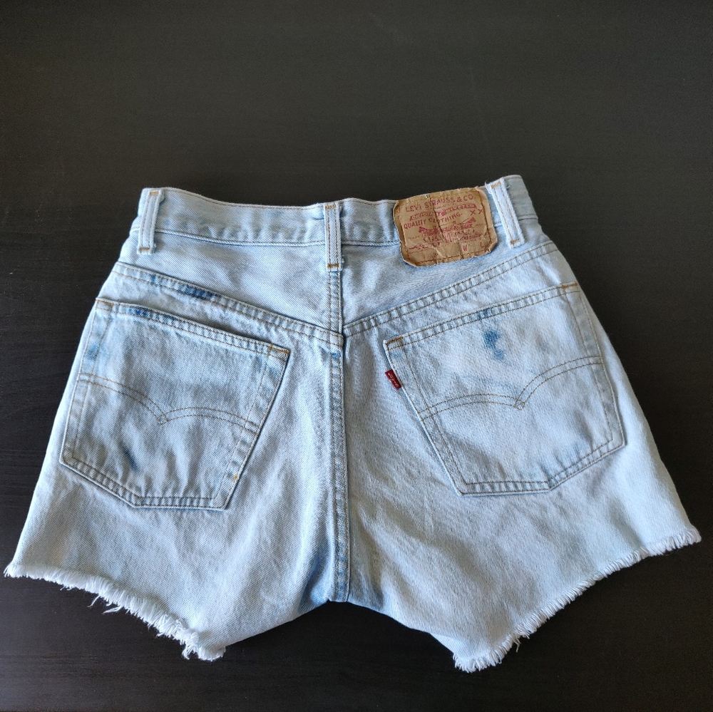 Levi Strauss & Co. Vintage Cutoff Shorts (W 28)